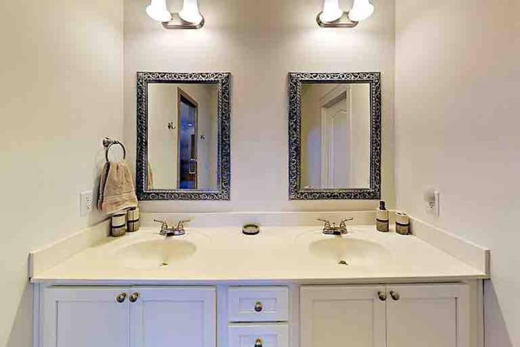 Serenity Views Comfort - Close To City & Parkway! Weaverville المظهر الخارجي الصورة