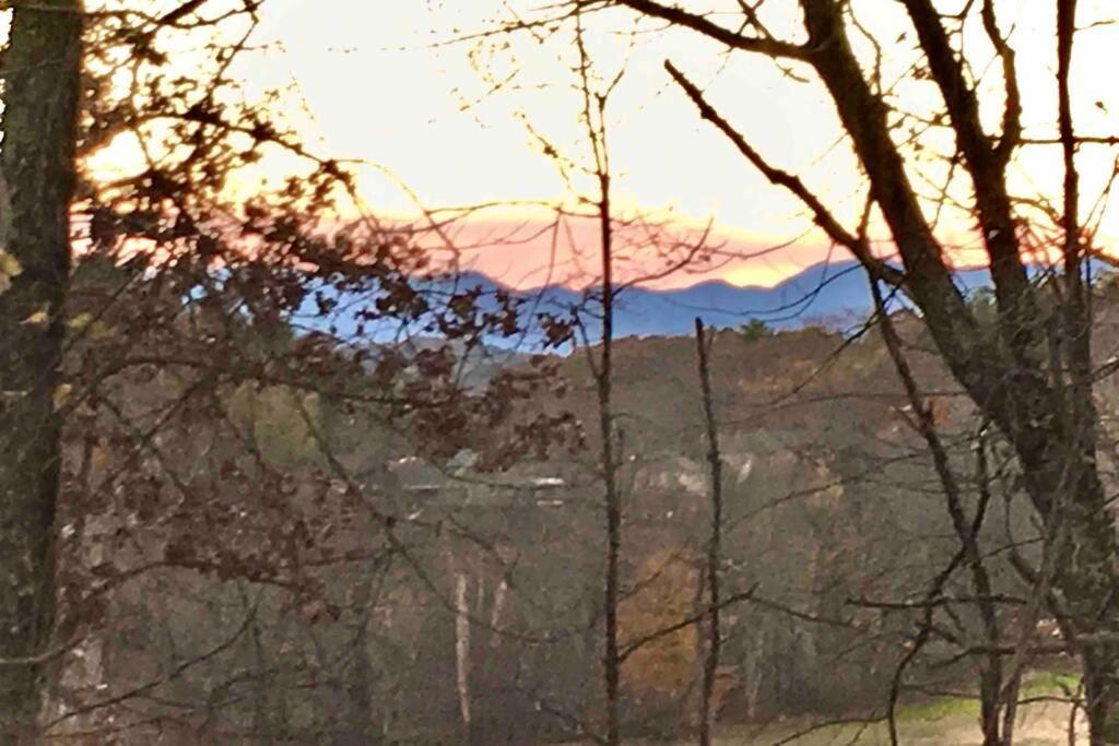 Serenity Views Comfort - Close To City & Parkway! Weaverville المظهر الخارجي الصورة